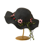Stråhatt i Raffia – Solhatt Med Blommig Kant Och Band