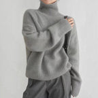 Damstickad Tröja i Ull | Rullkrage & Ribbade Detaljer | Långärmad Pullover för Höst- & Vinterlager | Olsson