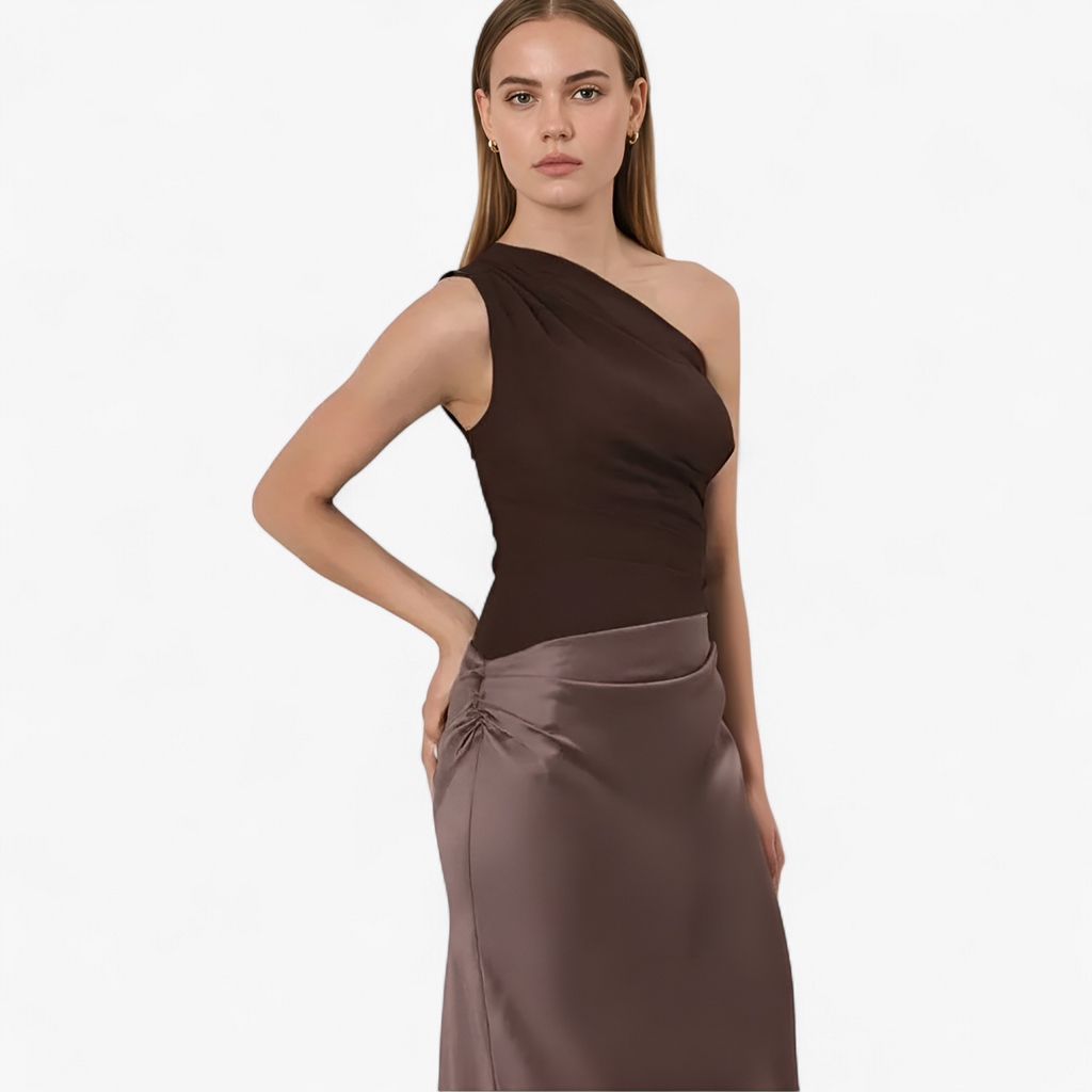 Dam Maxiklänning i Satin | Asymmetrisk Enaxeldesign & Öppen Rygg | Ärmlös Bodycon-Klänning för Fester & Aftonevenemang | Olsson