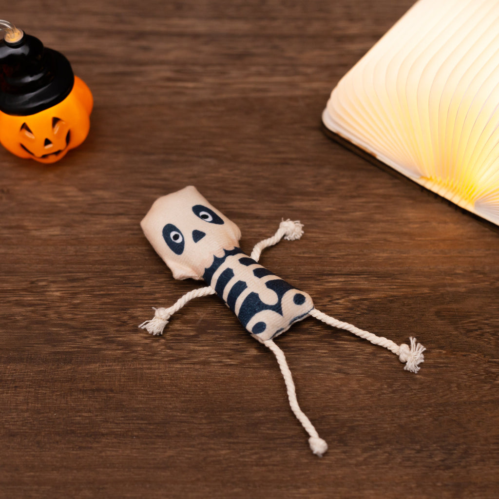 Halloween Kattleksak med Kattmynta | Skalleformad Plyschdesign | Interaktiv Leksak för Inomhuslek & Säsongsbruk | Olsson