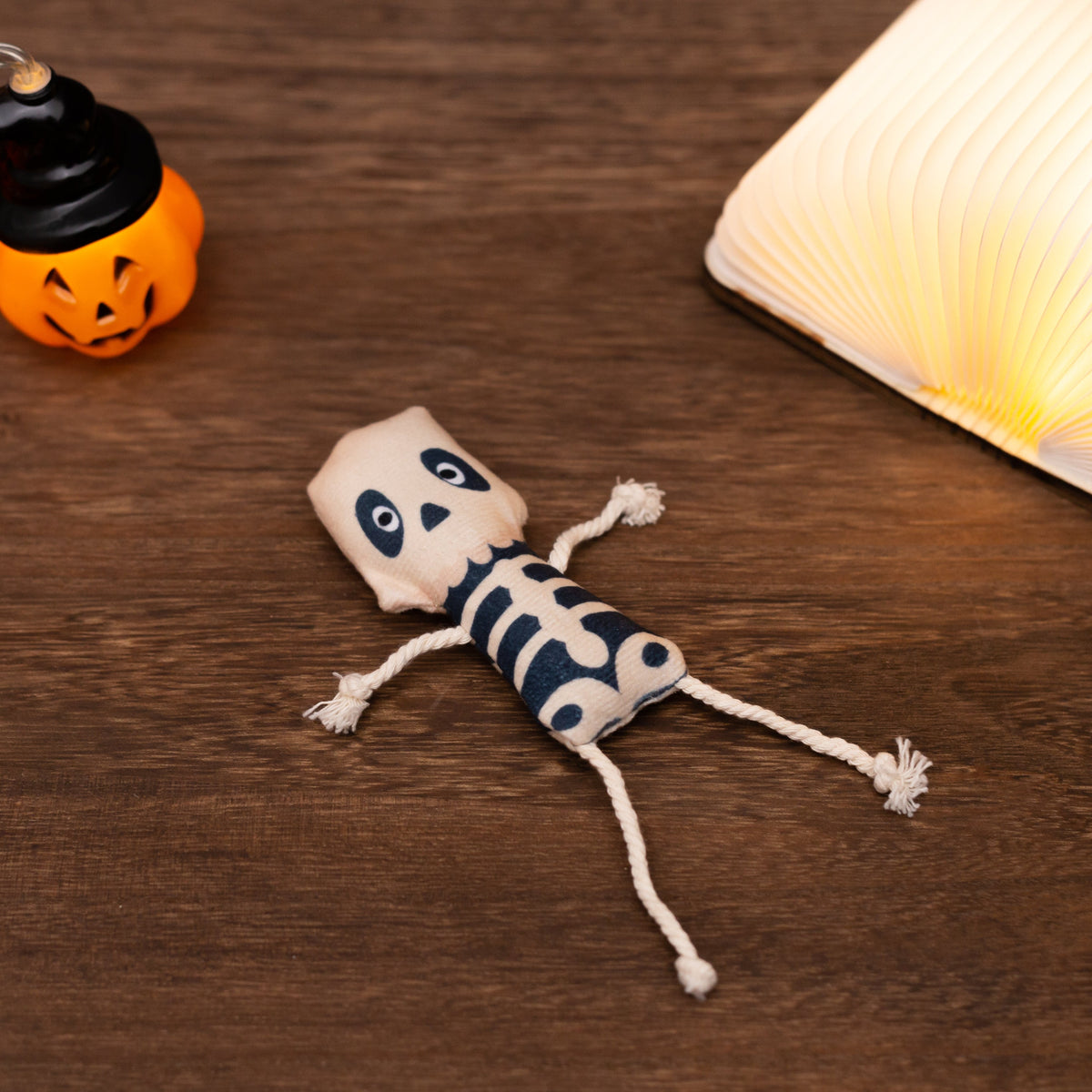 Halloween Kattleksak med Kattmynta | Skalleformad Plyschdesign | Interaktiv Leksak för Inomhuslek & Säsongsbruk | Olsson
