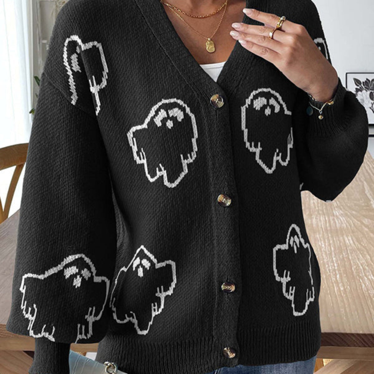 Dam Stickad Cardigan i Bomull | V-Hals & Knäppning Fram | Långärmad Spökmönstrad Cardigan för Halloween & Höstbruk | Olsson
