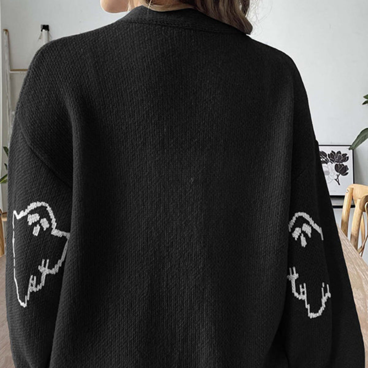 Dam Stickad Cardigan i Bomull | V-Hals & Knäppning Fram | Långärmad Spökmönstrad Cardigan för Halloween & Höstbruk | Olsson