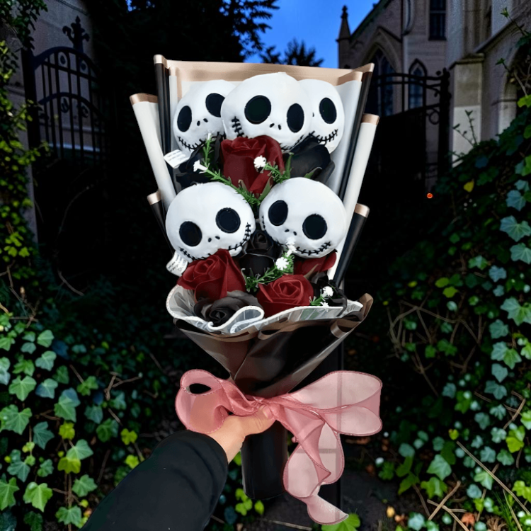 Halloween Plyschkaraktärsbukett i Bomull | Svarta Figurer med Dekorativa Rosor | Temaarrangemang för Säsongsdekoration & Presenter | Olsson
